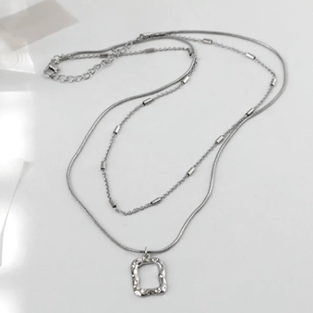 🌟 Two Trendy Silver Necklaces
